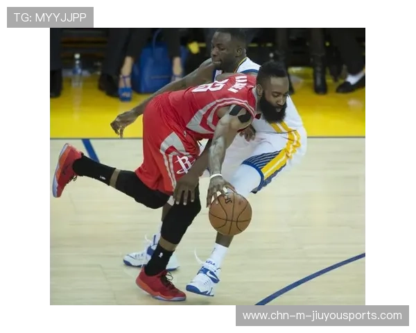 运动员千钧一发时刻的紧张瞬间：突破极限的背后